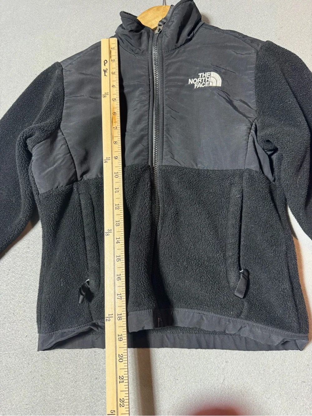 The North Face Youth Black Denali Full-Zip Fleece Performance Jacket